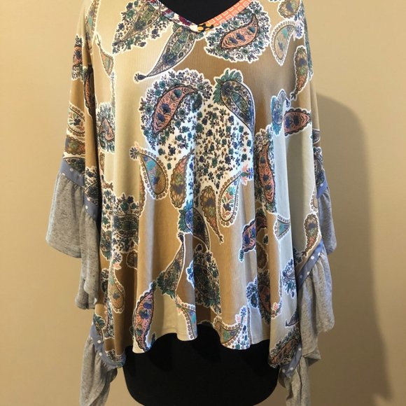 Story Teller Tops - Story Teller Grey Multicolored Poncho Ruffle  812  NWT Boutique